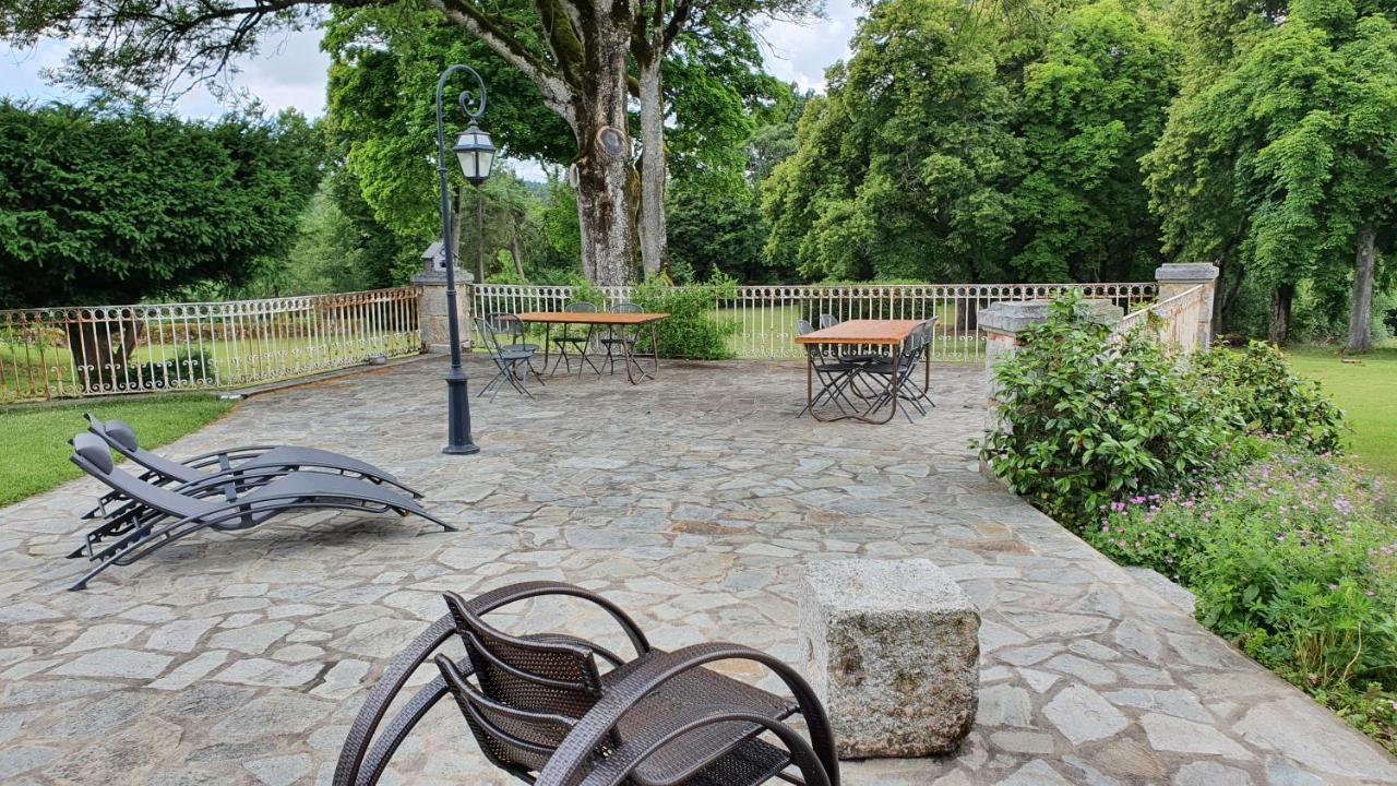 Domaine De Montvianeix Bed & Breakfast Saint-Victor-Montvianeix Екстериор снимка
