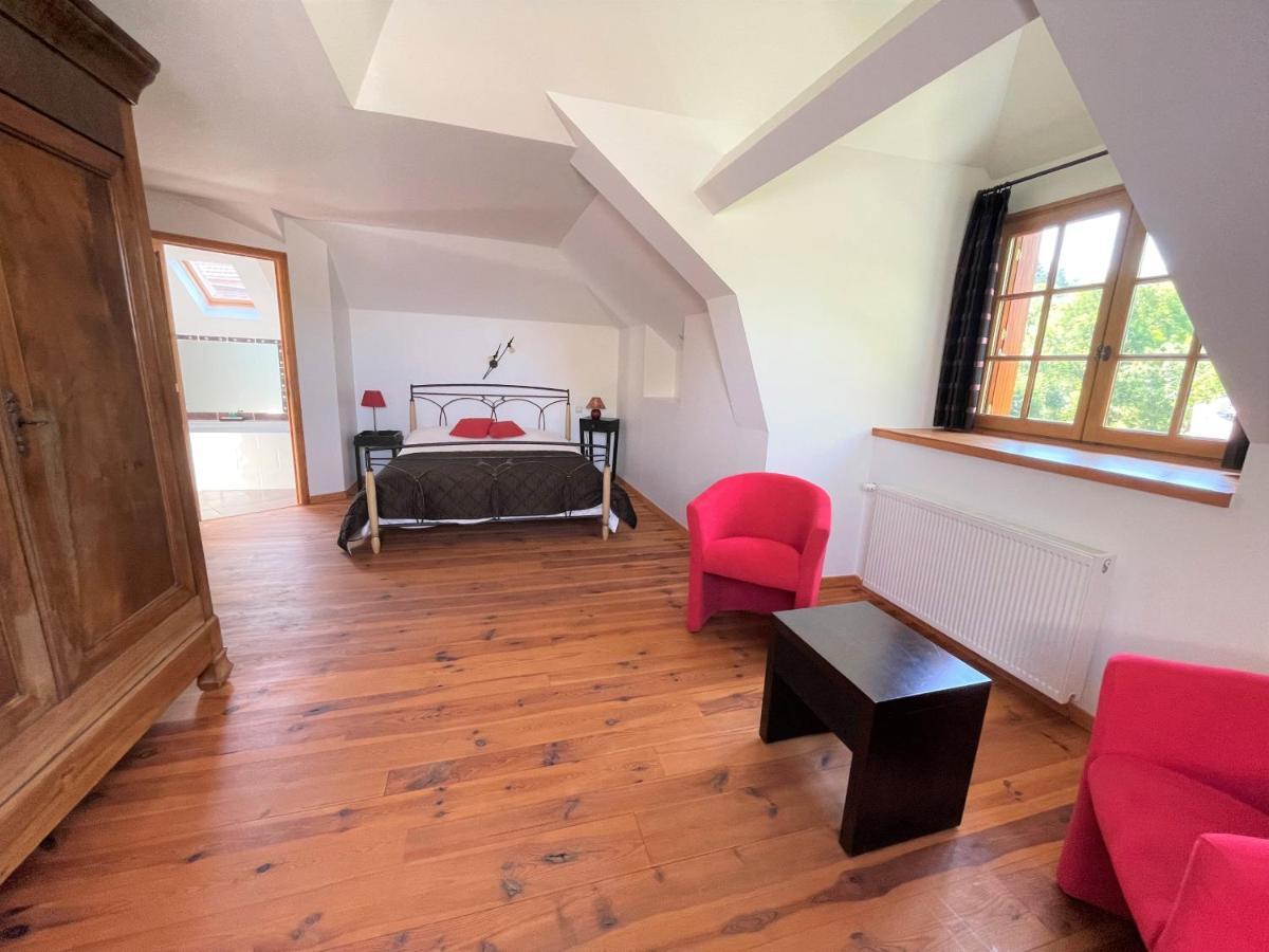 Domaine De Montvianeix Bed & Breakfast Saint-Victor-Montvianeix Екстериор снимка