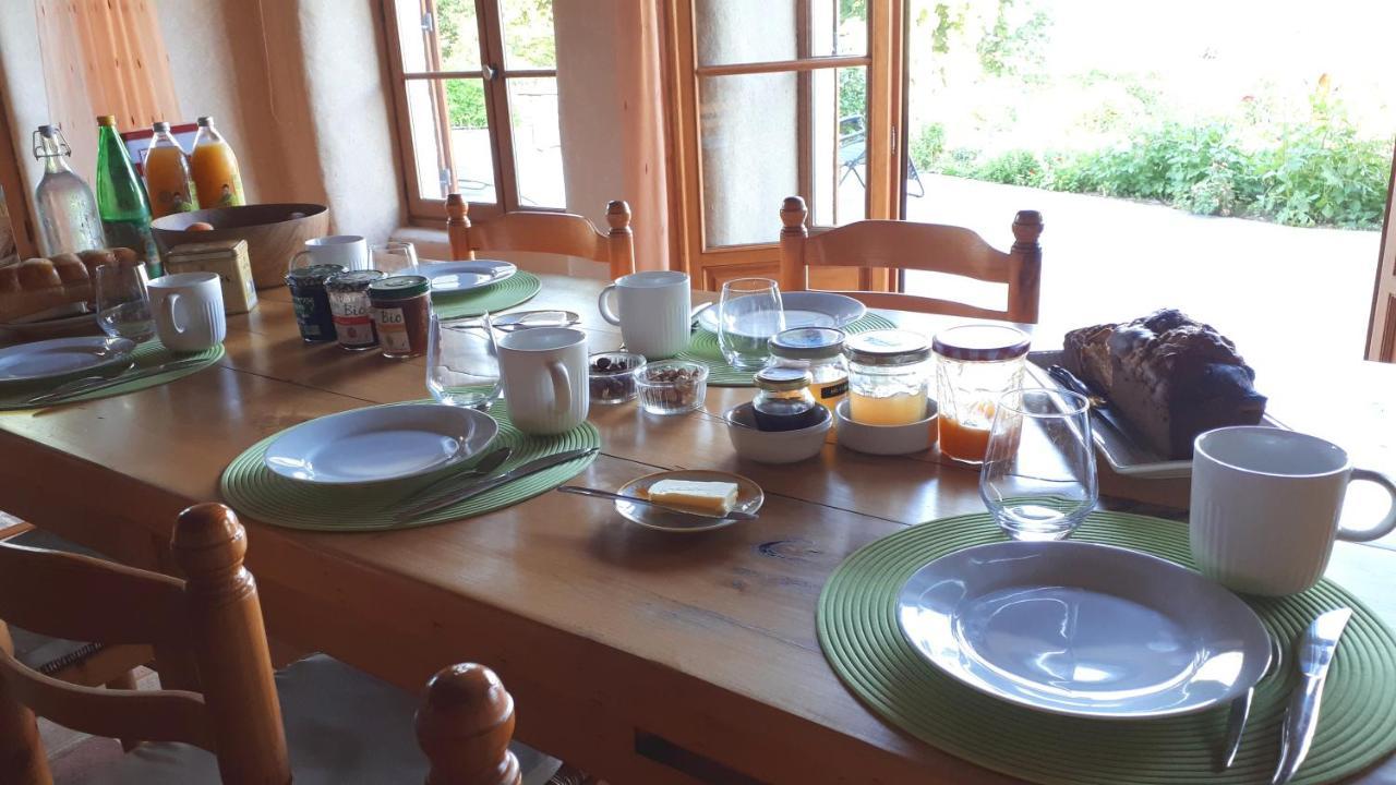 Domaine De Montvianeix Bed & Breakfast Saint-Victor-Montvianeix Екстериор снимка
