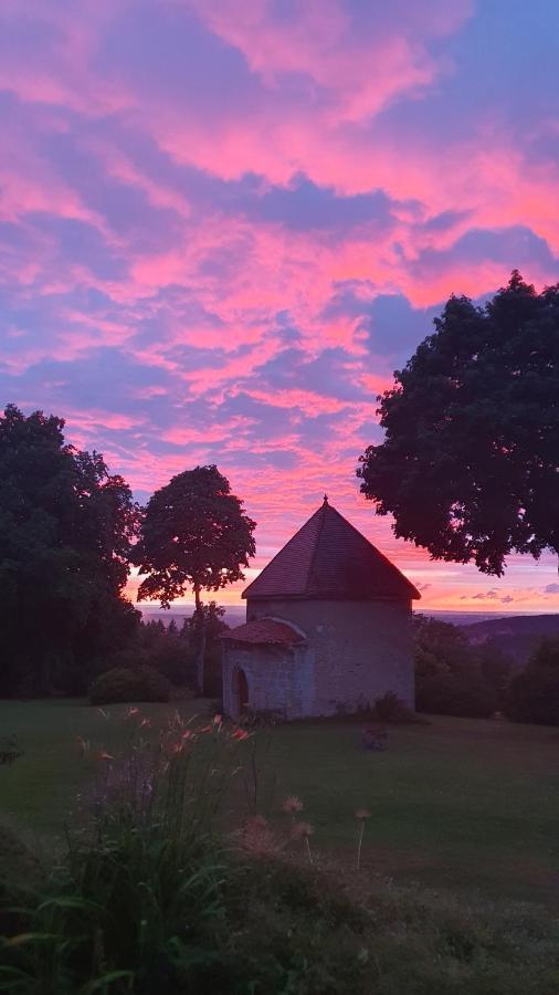 Domaine De Montvianeix Bed & Breakfast Saint-Victor-Montvianeix Екстериор снимка