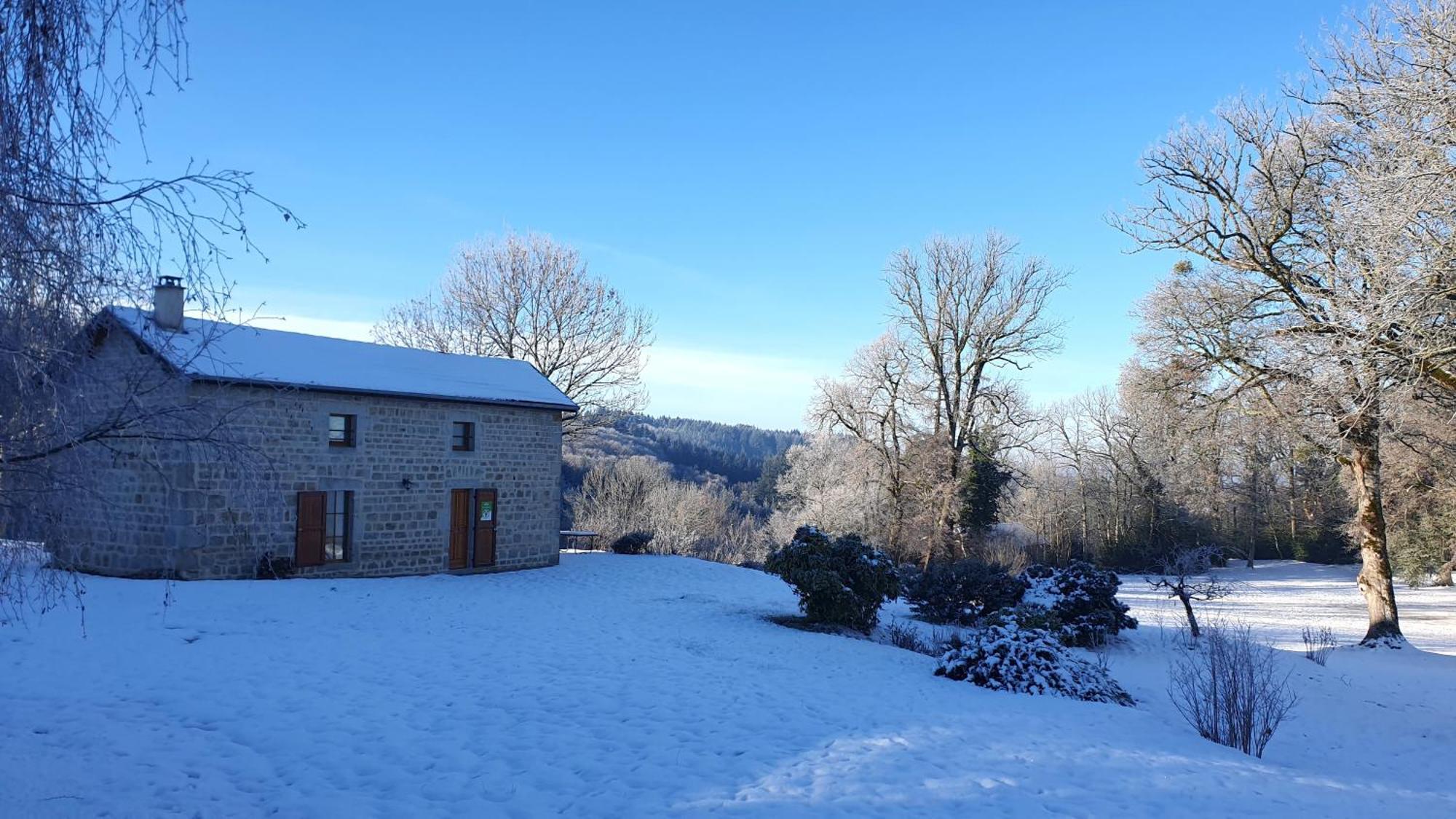 Domaine De Montvianeix Bed & Breakfast Saint-Victor-Montvianeix Екстериор снимка